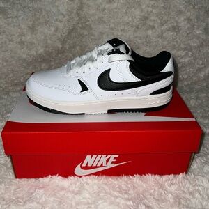 Woman’s Nike Gamma Force